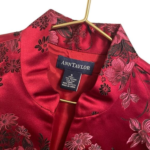 Ann Taylor Silk Blend Maroon Floral Sleeveless Vest Size 6 - Picture 3 of 6